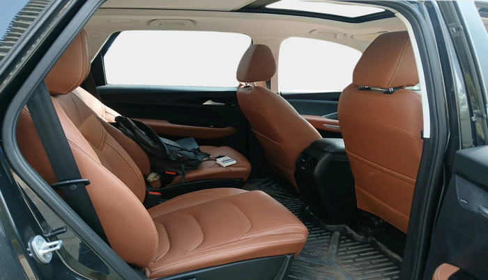 2021 MG HECTOR PLUS SHARP 1.5 PETROL TURBO HYBRID MT 6-STR, Petrol, Manual, 24,916 km, interior