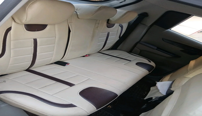 2017 Mahindra Kuv100 K8 D 6 STR, Diesel, Manual, 67,236 km, interior