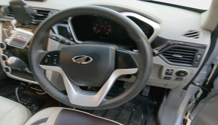 2017 Mahindra Kuv100 K8 D 6 STR, Diesel, Manual, 67,236 km, interior