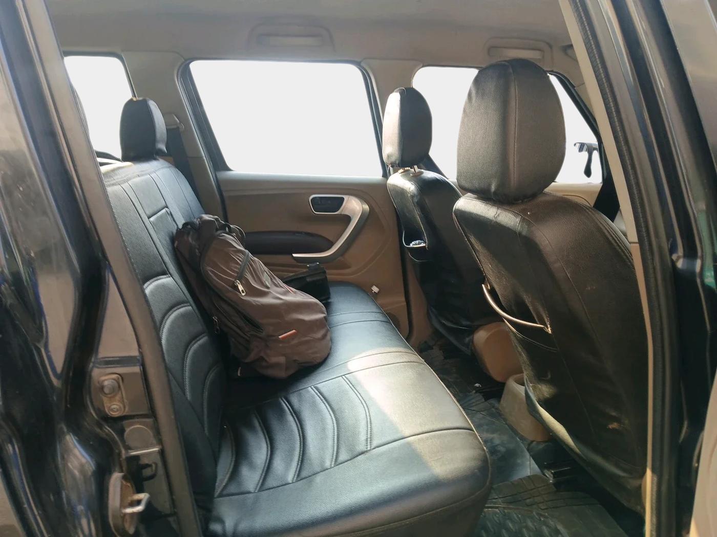 2016 Mahindra TUV300 T8 AMT, Diesel, Automatic, 57,840 km, interior