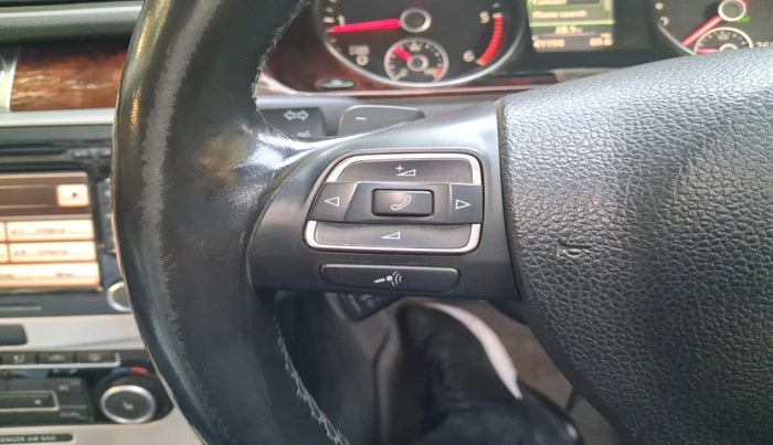 2011 Volkswagen Passat 2.0 PD DSG, Diesel, Automatic, 1,41,194 km, interior