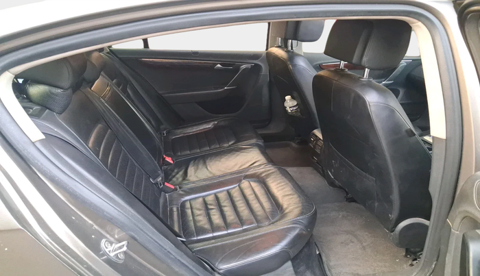 2011 Volkswagen Passat 2.0 PD DSG, Diesel, Automatic, 1,41,194 km, interior