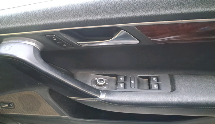 2011 Volkswagen Passat 2.0 PD DSG, Diesel, Automatic, 1,41,194 km, interior