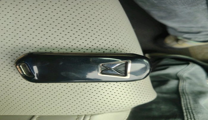 2023 Mahindra XUV700 AX 7 LUXURY D AT 7 STR, Diesel, Automatic, 69,814 km, interior