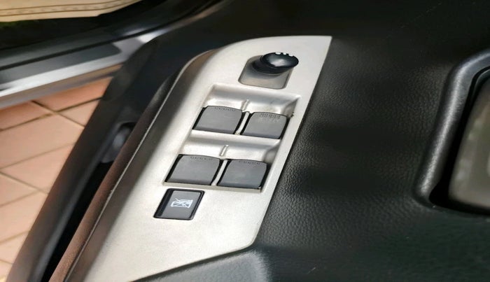 2011 Maruti Wagon R 1.0 VXI, Petrol, Manual, 90,721 km, interior