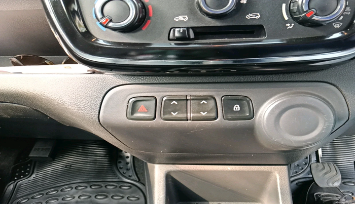 2015 Renault Kwid RXT 0.8, Petrol, Manual, 36,010 km, interior