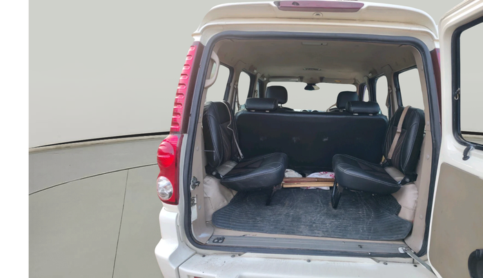 2014 Mahindra Scorpio VLX 2WD, Diesel, Manual, 2,82,601 km, exterior