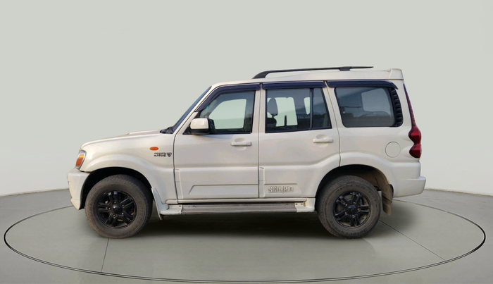 2014 Mahindra Scorpio VLX 2WD, Diesel, Manual, 2,82,601 km, exterior
