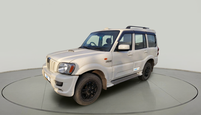2014 Mahindra Scorpio VLX 2WD, Diesel, Manual, 2,82,601 km, exterior