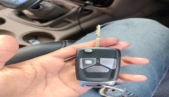 2014 Mahindra Scorpio VLX 2WD, Diesel, Manual, 2,82,601 km, interior