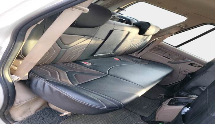 2014 Mahindra Scorpio VLX 2WD, Diesel, Manual, 2,82,601 km, interior