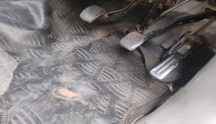 2012 Maruti Eeco 7 STR, CNG, Manual, 1,33,560 km, interior