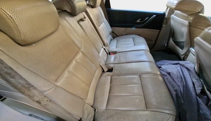 2016 Mahindra XUV500 W10 AWD AT, Diesel, Automatic, 1,06,951 km, interior