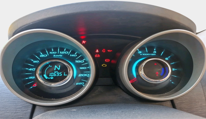 2016 Mahindra XUV500 W10 AWD AT, Diesel, Automatic, 1,06,951 km, interior