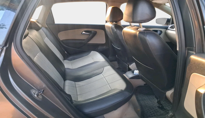 2014 Volkswagen Polo COMFORTLINE 1.2L, Diesel, Manual, 1,25,102 km, interior