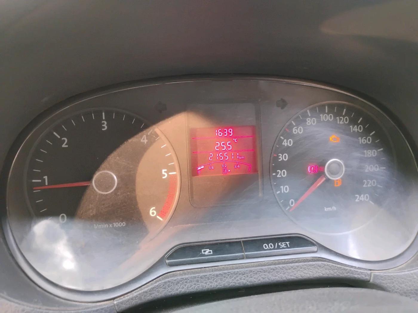 2011 Volkswagen Polo COMFORTLINE 1.2L, Diesel, Manual, 2,15,511 km, interior