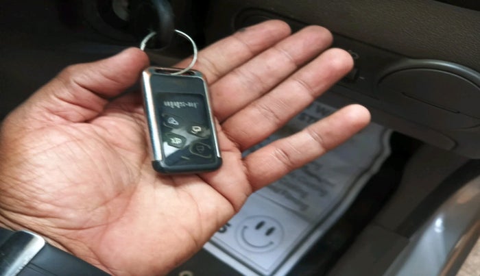 2013 Hyundai i10 MAGNA 1.1, Petrol, Manual, 1,06,056 km, interior