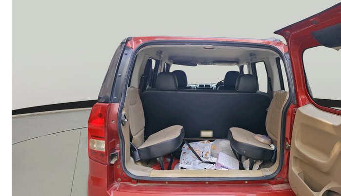 2018 Mahindra TUV300 T10 AMT, Diesel, Automatic, 1,17,658 km, exterior