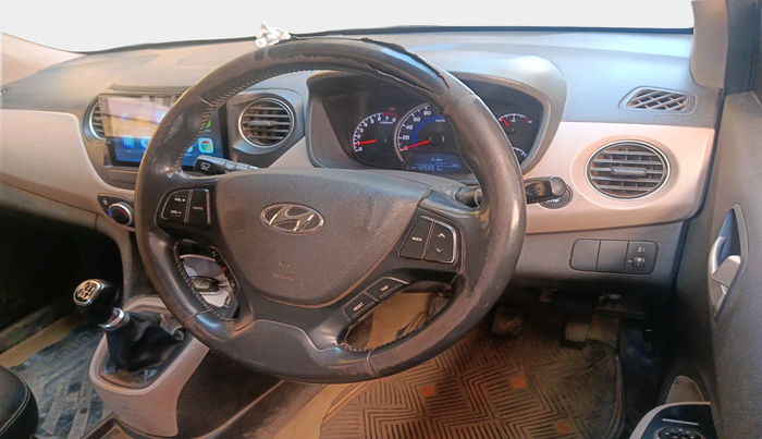 2018 Hyundai Grand i10 ASTA 1.2 KAPPA VTVT, Petrol, Manual, 1,25,051 km, interior