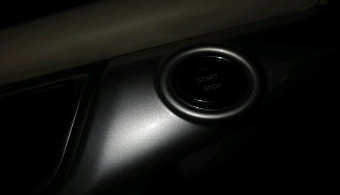 2022 Mahindra XUV700 AX 7 LUXURY D AT 7 STR, Diesel, Automatic, 55,534 km, interior