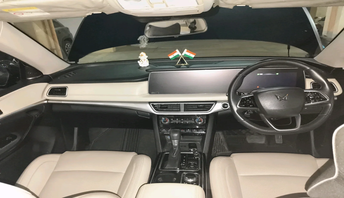 2022 Mahindra XUV700 AX 7 LUXURY D AT 7 STR, Diesel, Automatic, 55,534 km, interior