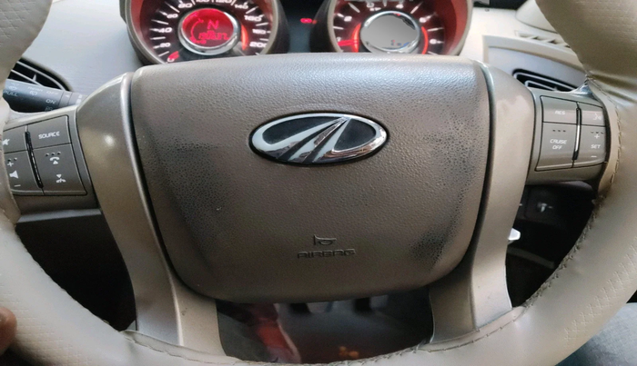 2013 Mahindra XUV500 W8, Diesel, Manual, 1,90,637 km, interior