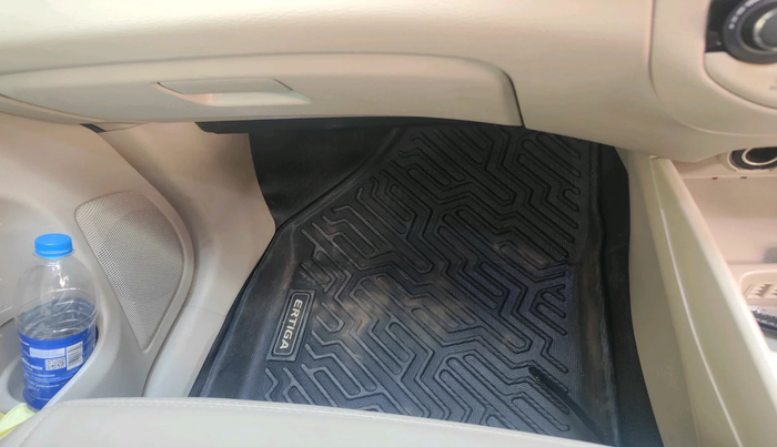 2025 Maruti Ertiga ZXI  CNG, Petrol, Manual, 12,100 km, interior