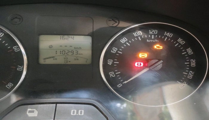 2011 Skoda Fabia ELEGANCE 1.6 MPI, Petrol, Manual, 1,10,293 km, interior