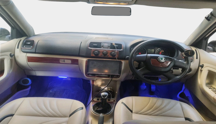 2011 Skoda Fabia ELEGANCE 1.6 MPI, Petrol, Manual, 1,10,293 km, interior