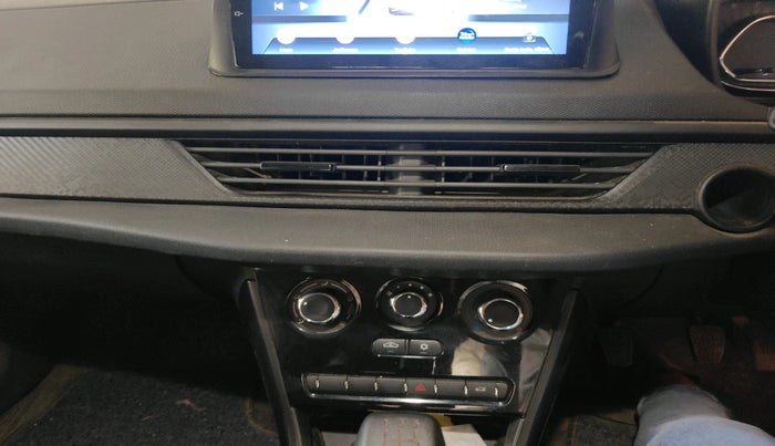 2023 Tata NEXON SMART 1.2 PETROL, Petrol, Manual, 18,277 km, interior