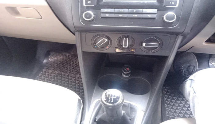 2011 Volkswagen Polo HIGHLINE1.2L, Petrol, Manual, 70,979 km, interior