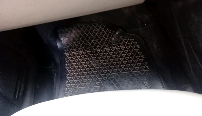 2011 Volkswagen Polo HIGHLINE1.2L, Petrol, Manual, 70,979 km, interior