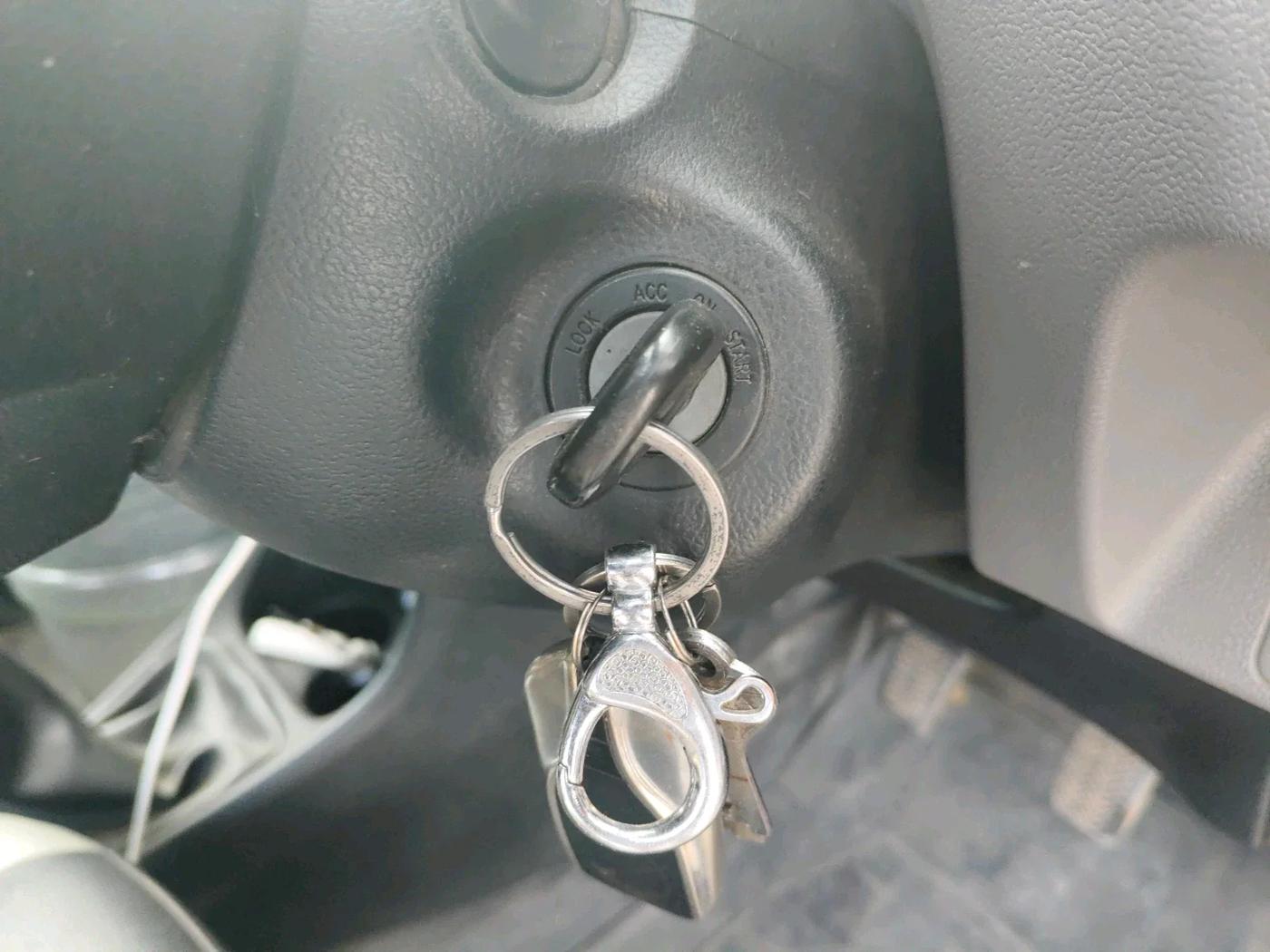 2011 Toyota Etios Liva G, Petrol, Manual, 1,08,613 km, interior