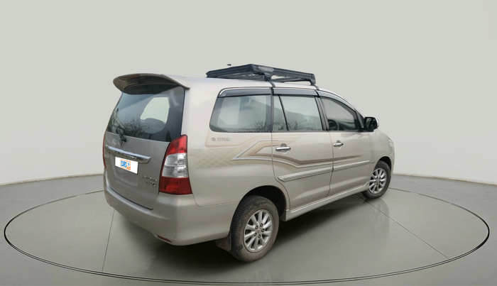 2013 Toyota Innova 2.5 VX 7 STR, Diesel, Manual, 1,39,111 km, exterior