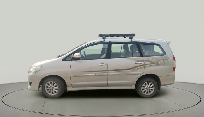 2013 Toyota Innova 2.5 VX 7 STR, Diesel, Manual, 1,39,111 km, exterior