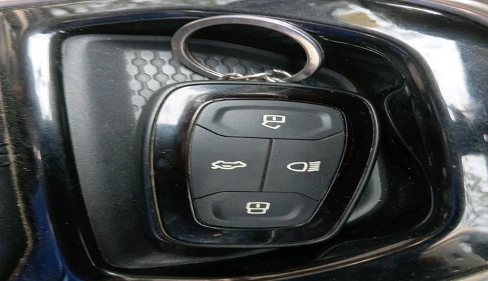 2021 Tata Safari XT PLUS, Diesel, Manual, 60,633 km, interior