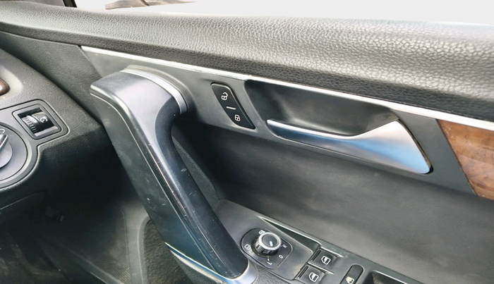 2012 Volkswagen Passat COMFORTLINE DSG, Diesel, Automatic, 1,30,788 km, interior