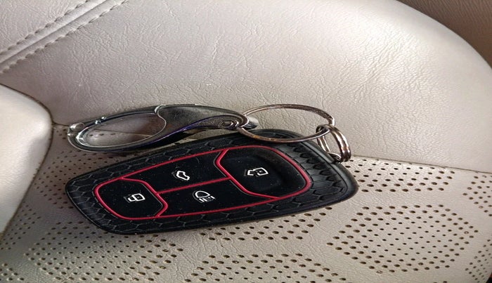 2021 Tata NEXON XZA PLUS (O) PETROL, Petrol, Automatic, 52,684 km, interior