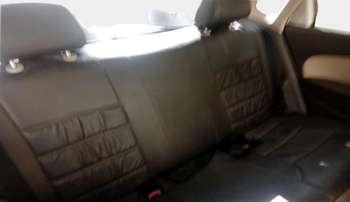 2011 Volkswagen Vento TRENDLINE 1.6, Petrol, Manual, 1,44,406 km, interior