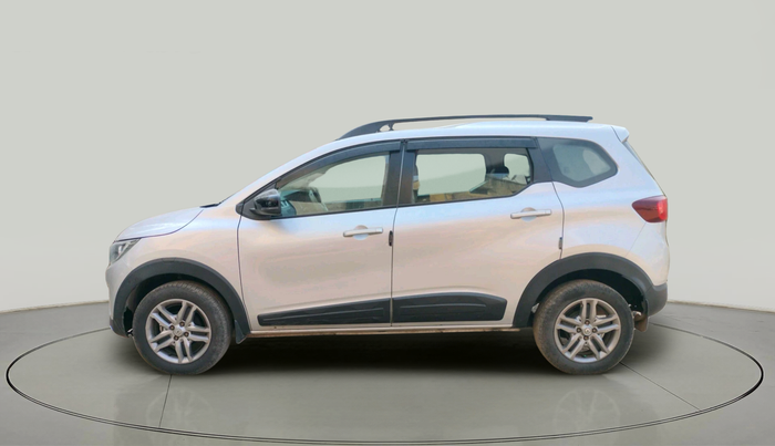 2022 Renault TRIBER RXZ, Petrol, Manual, 97,500 km, exterior