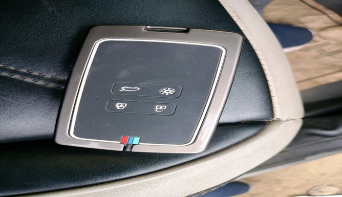 2022 Renault TRIBER RXZ, Petrol, Manual, 97,500 km, interior