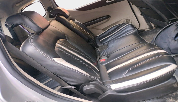 2022 Renault TRIBER RXZ, Petrol, Manual, 97,500 km, interior