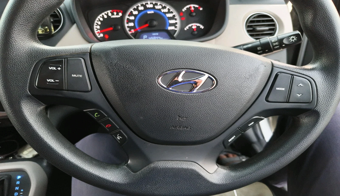 2017 Hyundai Grand i10 SPORTZ (O) AT 1.2 KAPPA VTVT, Petrol, Automatic, 40,085 km, interior