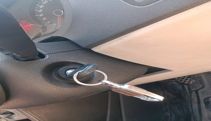 2011 Volkswagen Polo COMFORTLINE 1.2L, Diesel, Manual, 1,33,798 km, interior