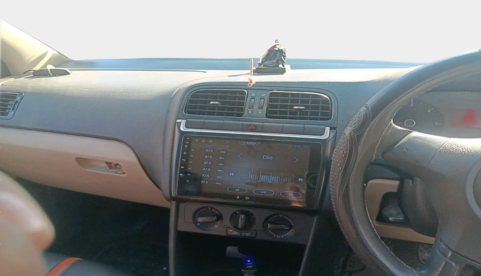 2011 Volkswagen Polo COMFORTLINE 1.2L, Diesel, Manual, 1,33,798 km, interior