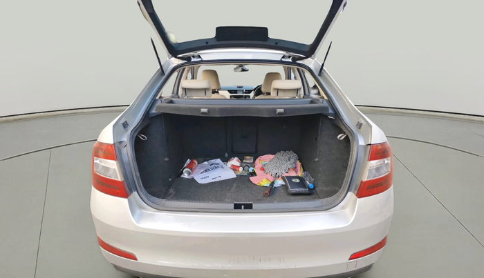 2015 Skoda Octavia ELEGANCE 2.0 TDI AT, Diesel, Automatic, 1,41,996 km, exterior