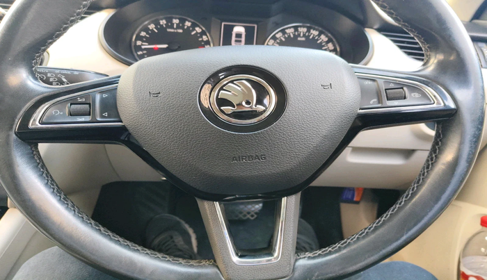 2015 Skoda Octavia ELEGANCE 2.0 TDI AT, Diesel, Automatic, 1,41,996 km, interior