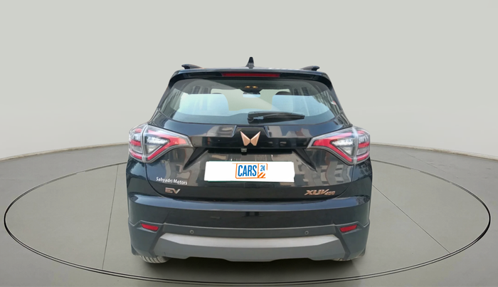 2024 Mahindra XUV400 EL Pro 39.4 KWH, Electric, Automatic, 31,331 km, exterior