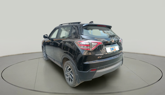 2024 Mahindra XUV400 EL Pro 39.4 KWH, Electric, Automatic, 31,331 km, exterior