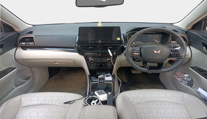 2024 Mahindra XUV400 EL Pro 39.4 KWH, Electric, Automatic, 31,331 km, interior